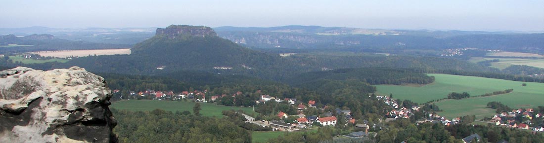 Blick vom Tafelberg Gohrisch auf Kurort Gohrisch